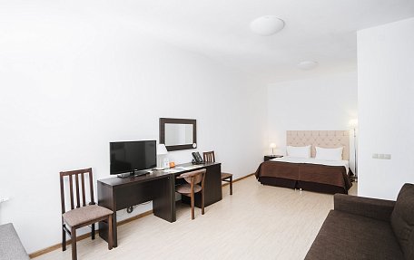 Студия без кухни для маломобильных гостей