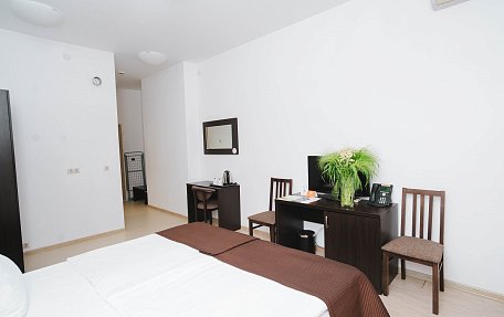 Стандарт без кухни с большой кроватью