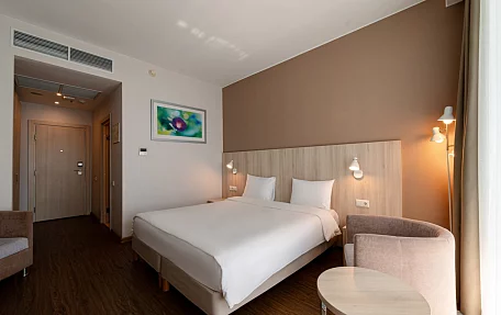 Стандарт комфорт с большой кроватью с видом на море