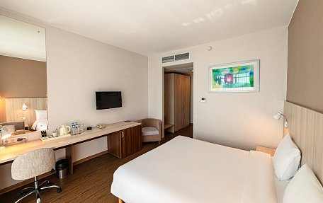 Стандарт с большой кроватью с видом на море