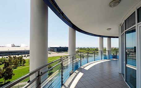 Люкс с панорамным видом на море (большой балкон)