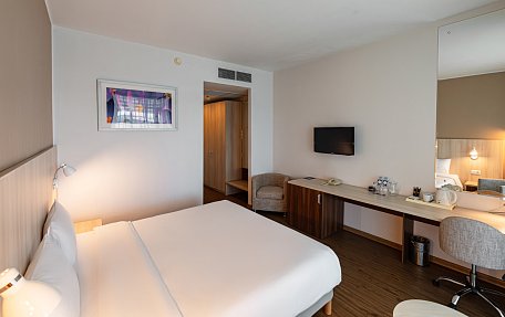 Стандарт с большой кроватью