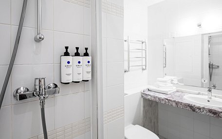 Стандарт комфорт с большой кроватью с видом на море