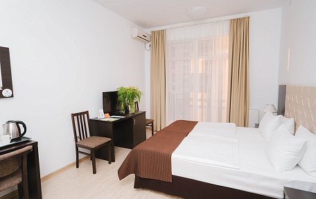 Стандарт без кухни с большой кроватью