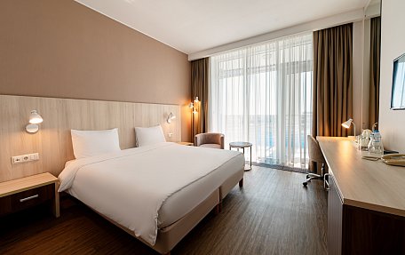 Стандарт с большой кроватью с видом на море